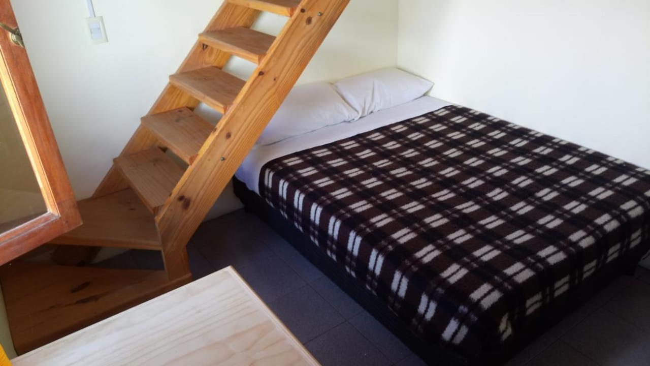 Hostel Aves Del